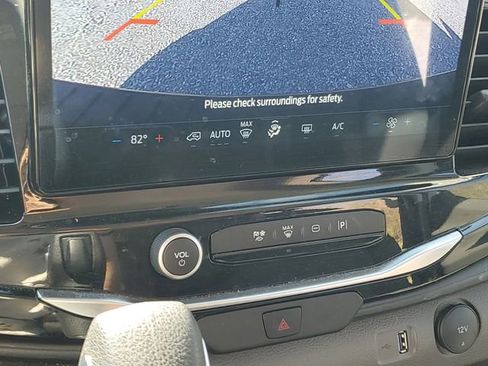 Used 2023 Ford Transit 350 XLT image 19