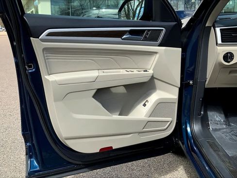 Used 2023 Volkswagen Atlas SE w/ Panoramic Sunroof Package AWD/4WD image 21