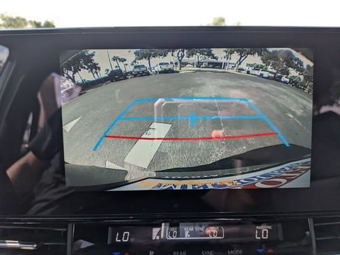 Used 2025 Toyota Sienna XSE FWD image 21