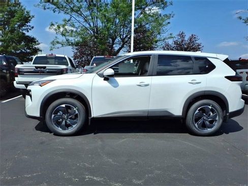 New 2025 Nissan Rogue SV image 4