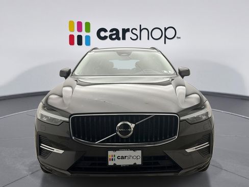 Used 2022 Volvo XC60 B5 Momentum w/ Climate Package image 8