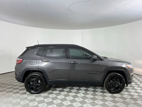 Used 2020 Jeep Compass Latitude AWD/4WD image 4