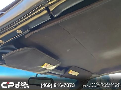 Used 2004 Chevrolet Corvette Convertible w/ Preferred Equipment Group RWD image 9