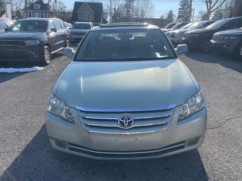 Used 2005 Toyota Avalon XLS image 9