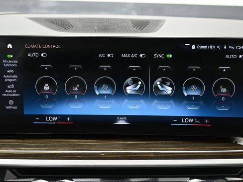 Used 2023 BMW X7 xDrive40i image 29