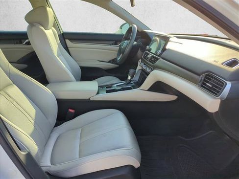 Used 2019 Honda Accord EX image 26