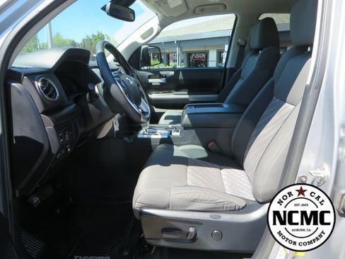 Used 2018 Toyota Tundra SR5 w/ SR5 Upgrade Package AWD/4WD image 21
