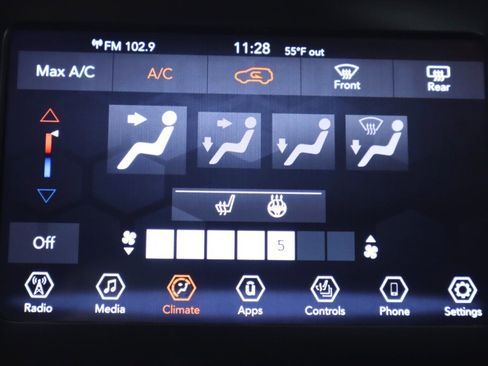 Used 2019 Jeep Cherokee Latitude w/ Cold Weather Group AWD/4WD image 17