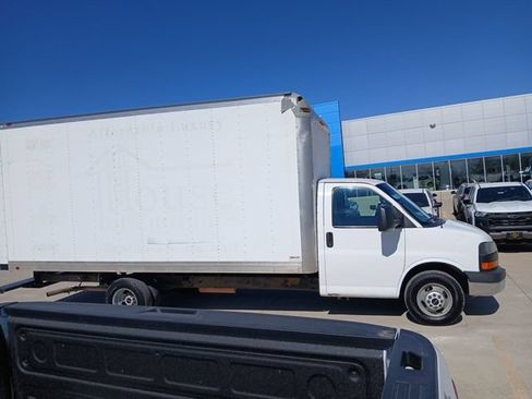 Used 2016 GMC Savana 3500 Extended RWD image 6