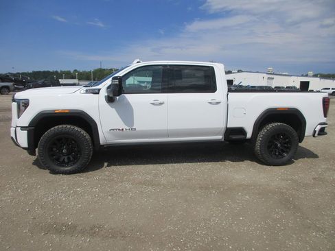 New 2026 GMC Sierra 2500 AT4 w/ AT4 Premium Plus Package AWD/4WD image 10