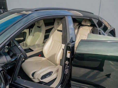 Used 2020 Lamborghini Urus image 11