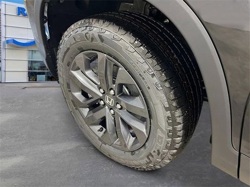 Used 2025 Honda Ridgeline Sport image 11