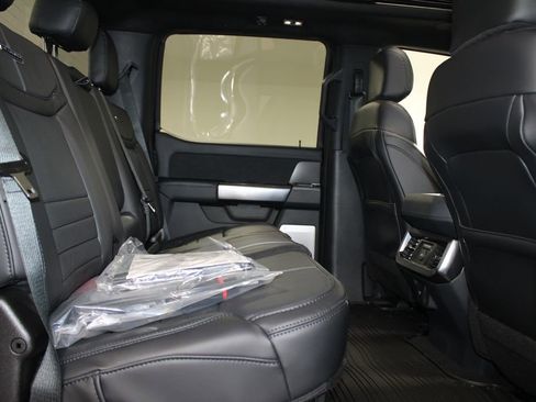 New 2026 Ford F350 4x4 Crew Cab DRW Super Duty image 34