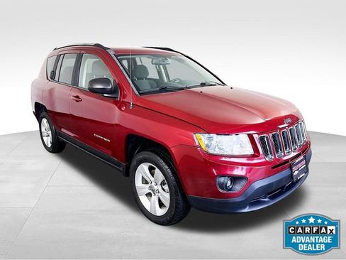 Used 2013 Jeep Compass Latitude w/ Sun/Sound Group AWD/4WD image 2