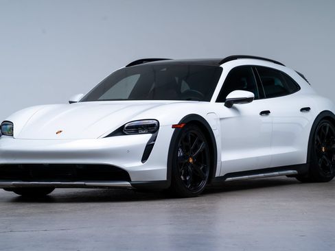 Used 2023 Porsche Taycan 4 Cross Turismo w/ Premium Package AWD/4WD image 3
