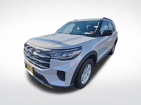 Certified 2025 Ford Explorer Active AWD/4WD image 3