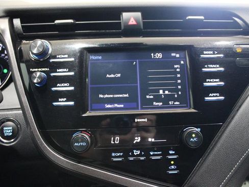 Used 2020 Toyota Camry SE w/ Convenience Package FWD image 20