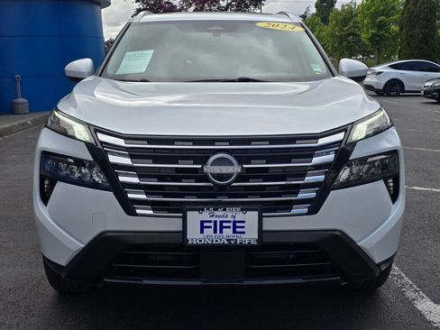 Used 2024 Nissan Rogue SV w/ SV Premium Package FWD image 8