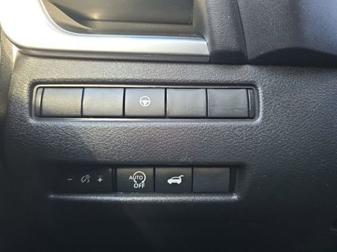 Used 2024 Nissan Rogue SV FWD image 10