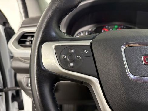 Used 2023 GMC Acadia SLT image 29
