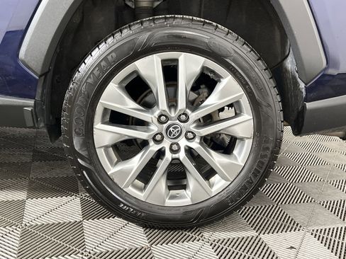 Used 2021 Toyota RAV4 Limited image 10