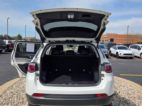 Certified 2022 Jeep Compass Limited AWD/4WD image 11