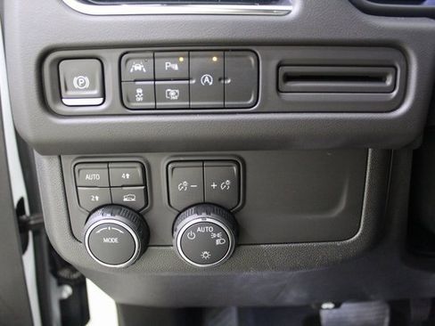 Used 2023 Chevrolet Suburban RST w/ Sport Performance Package image 15