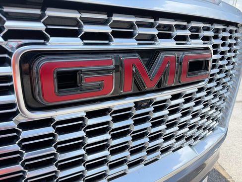 Certified 2021 GMC Yukon XL Denali w/ Denali Premium Package AWD/4WD image 37