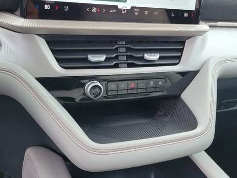 New 2026 Ford Explorer Active w/ Active Comfort Package image 28