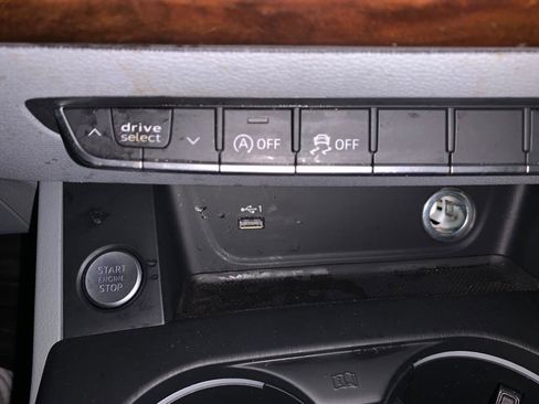 Used 2019 Audi A4 2.0T Premium w/ Convenience Package image 36