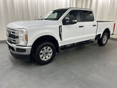 Used 2024 Ford F350 XLT image 2