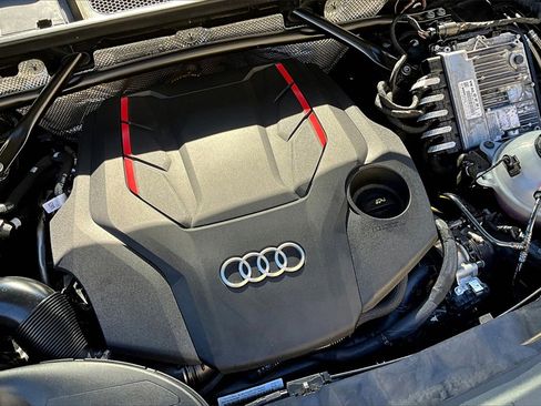 Used 2024 Audi SQ5 Prestige image 31