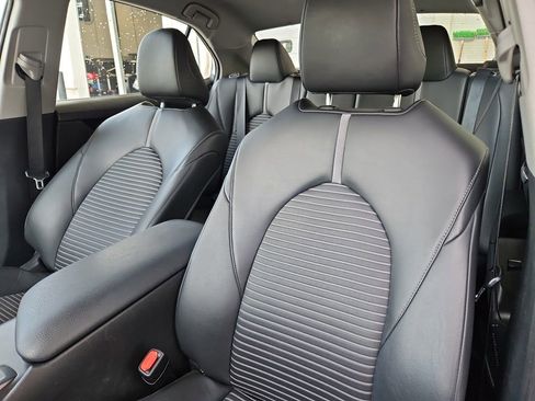 Used 2022 Toyota Camry SE image 13