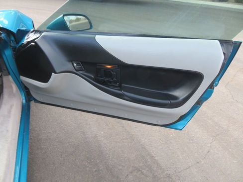 Used 1996 Chevrolet Corvette Coupe image 18