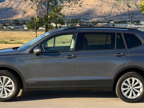Used 2018 Volkswagen Tiguan S w/ 3rd Row Seat Package AWD/4WD image 4