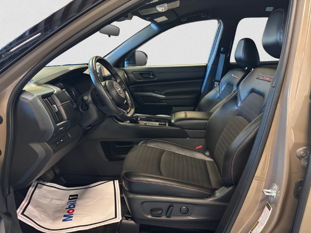 Certified 2024 Nissan Pathfinder Rock Creek AWD/4WD image 9