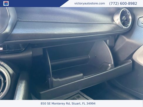 Used 2018 Chevrolet Camaro LT RWD image 26