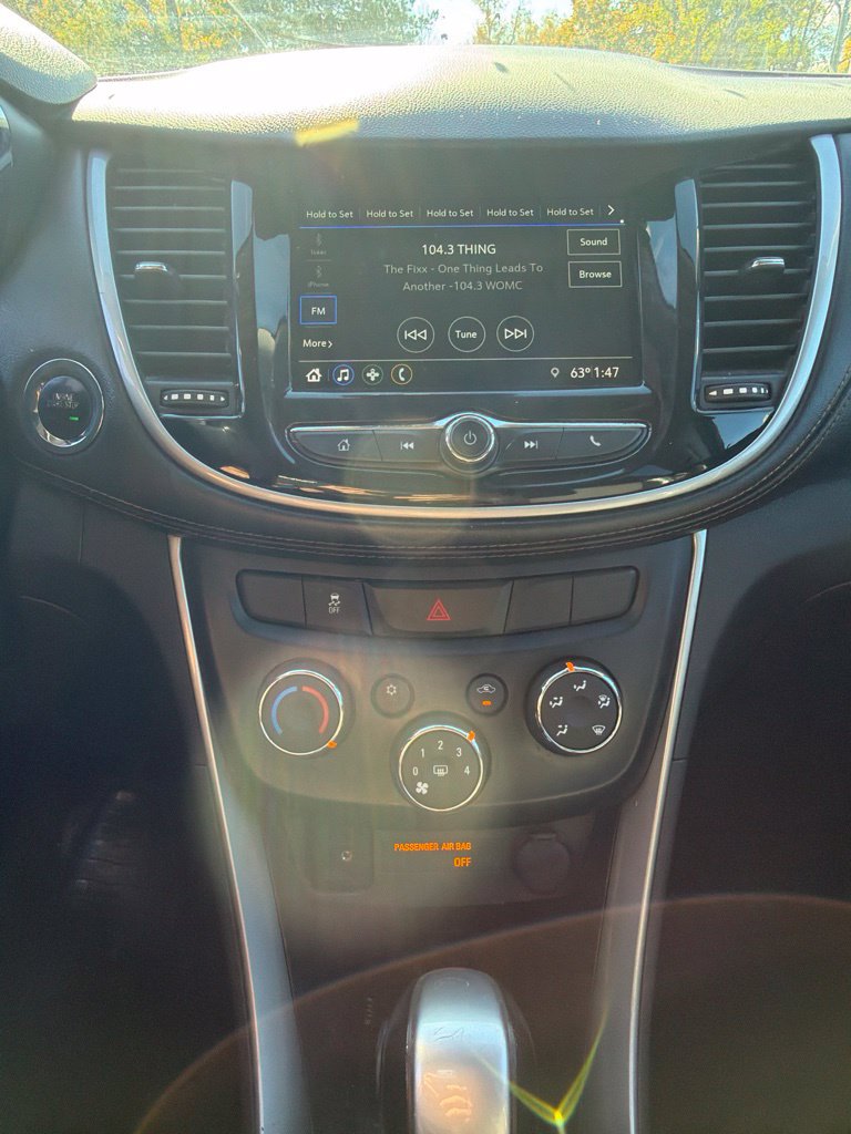 Used 2018 Chevrolet Trax LT w/ LT Convenience Package AWD/4WD image 19