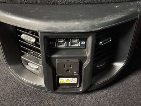 Used 2024 RAM 2500 Laramie AWD/4WD image 19