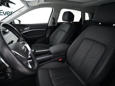 Used 2024 Audi Q8 e-tron Premium Plus AWD/4WD image 4
