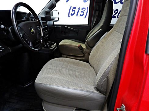 Used 2020 Chevrolet Express 3500 LS RWD image 7