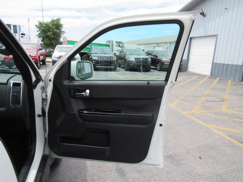 Used 2009 Ford Escape Limited AWD/4WD image 31