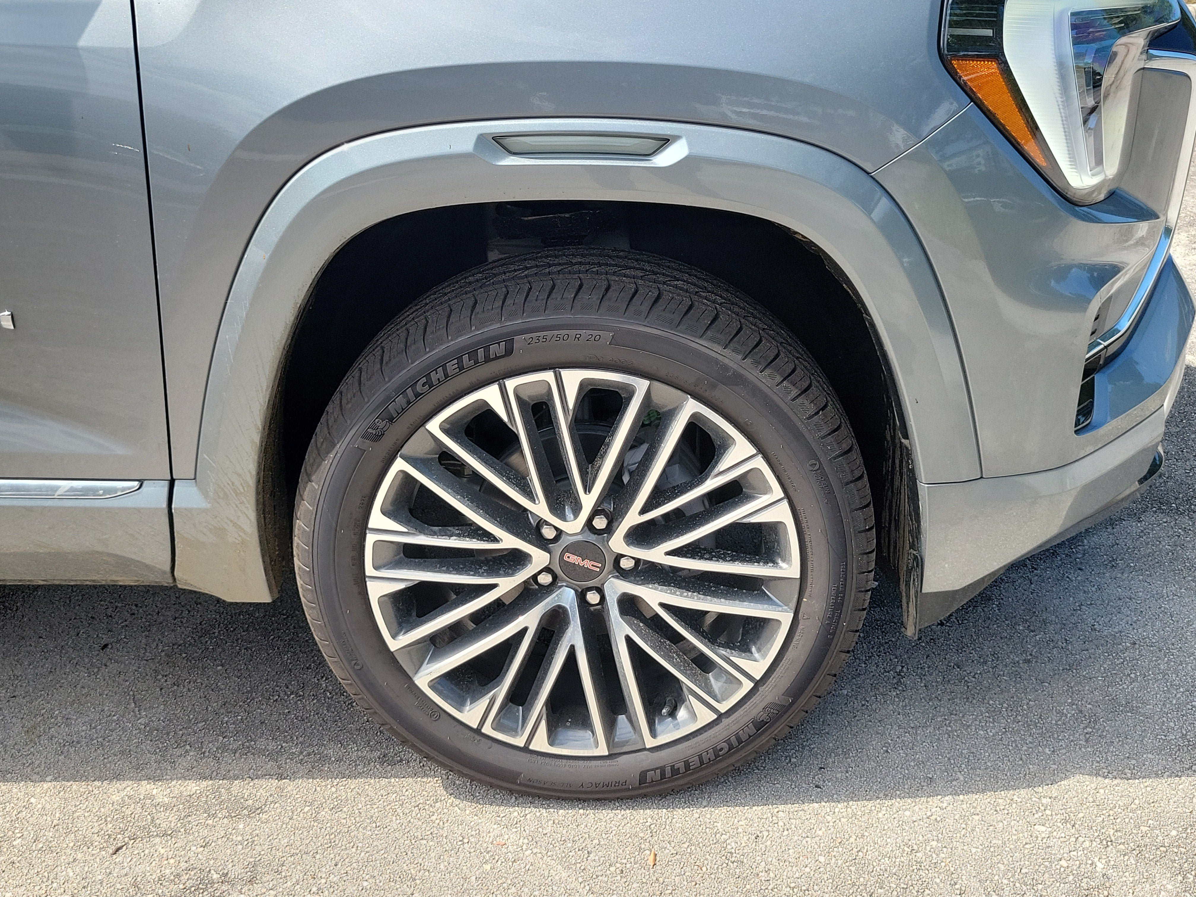 New 2027 GMC Terrain Denali w/ LPO, Floor Liner Package AWD/4WD image 4