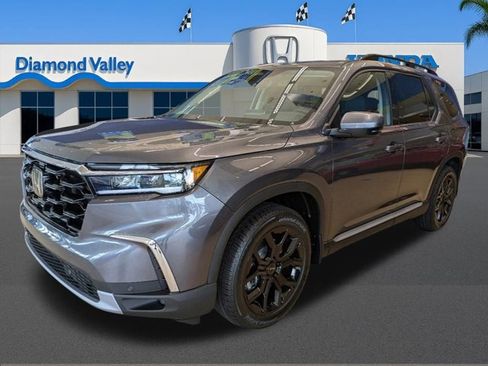 New 2025 Honda Pilot Touring image 7