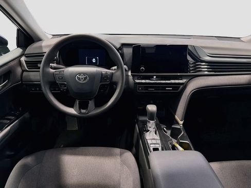 Used 2025 Toyota Camry LE FWD image 19