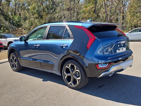 New 2026 Kia Niro SX Touring image 6