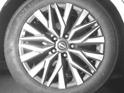 Used 2025 Nissan Altima 2.5 SV FWD image 15