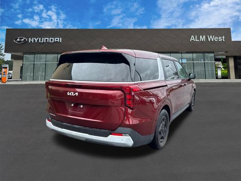 Used 2025 Kia Carnival FWD image 5