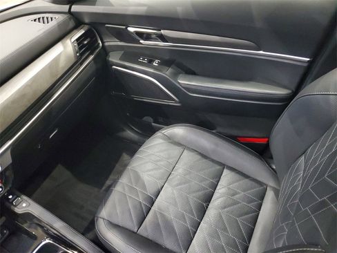 Used 2024 Kia Telluride EX X-Line image 11