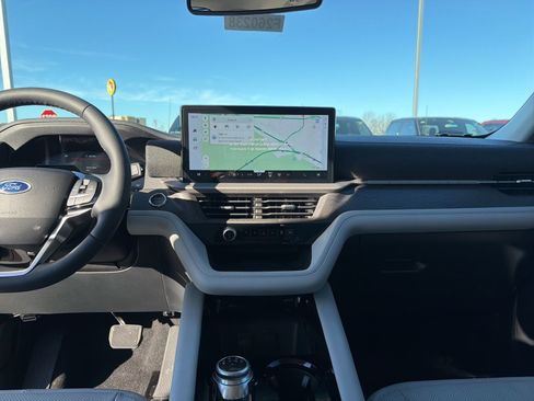 New 2026 Ford Explorer Platinum w/ LUX Leather Package image 23